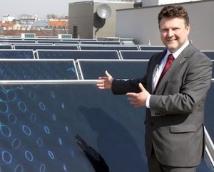 © PID/ Rathauskorrespondenz/Houdek - Stadtrat Ludwig: "Auch bei Neubauten erreicht die MA 34 - beispielsweise durch den Einsatz von Solarenergie - hohe CO2-Einsparungen