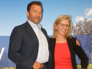 © W.J.Pucher OEKONEWS / Arnold Schwarzenegger mit Klimaminsterin Leonore Gewessler