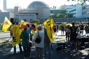 © BBU / Demonstration gegen das AKW Lingen 2. Das AKW Lingen 2 gehört zu den letzten drei Atomkraftwerken in der Bundesrepublik, die noch bis Ende 2022 laufen sollen.