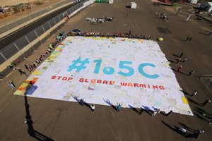 © WAVE TROPHY / Die größte Postkarten-Grußbotschaft der Erde WELTREKORD in Marrakesch mit Klimabotschaften der Kinder