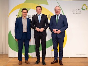 © Ökosoziales Forum / Eröffnung der Wintertagung 2023: Michael Obersteiner (l.), Norbert Totschnig (m.),  Stephan Pernkopf (r.)