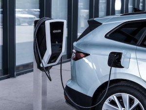 © Heidelberg/ Mit ihrer Tochterfirma Amperfied GmbH stellt die Heidelberger Druckmaschinen AG Ladelösungen für die Elektromobilität im Privat- und Firmenbereich her.