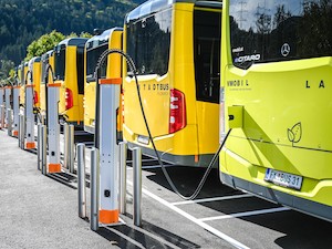 © Udo Mittelberger / Zehn 160-kW-Ladepunkte sowie ein 1-Megawatt-Trafo sorgen für genügend Energie für die E-Busse