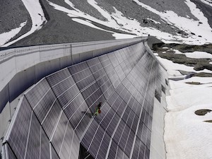 © Innotech / PV-Anlage am Wasserkraftwerk Mattsee in der Schweiz