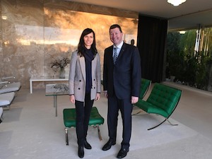 © Zdeněk Kolařík / EU-Kommissarin Mariya Gabriel und EU-Botschafter Selmayr