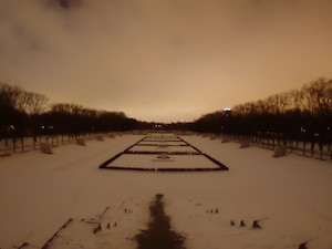 © Andreas Jechow, IGB / Schneeglühen durch Lichtverschmutzung im Treptower Park in Berlin.