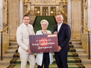 © Wien Energie Max Kropitz / Stadtrat Peter Hanke, die kfm. Gf der Oper, Petra Bohuslav und Michael Strebl, Vorsitzender der GF Wien Energie