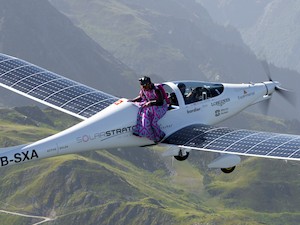 © Solarstratos / Premiere: Wingsuit-Flug aus dem Solarflugzeug