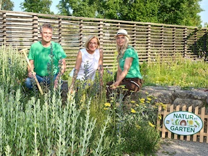 © NLK Pfeiffer/ Prokurist Thomas Uibel, Landeshauptfrau Johanna Mikl-Leitner und Gartenleiterin Susanne Leeb im „Garten im Klimawandel“ auf der Garten Tulln