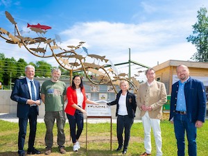 © Land Kärnten/ LH Peter Kaiser, Helmut Mader, Landesrätin Sara Schaar, Sabine Käfer, Verbund-Geschäftsführer Karl-Heinz Gruber und Sigi Jank.